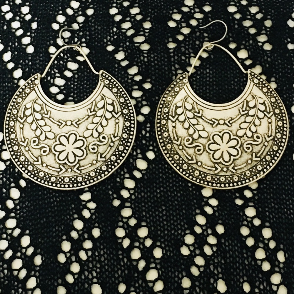 🌻Silver Floral Earrings 🌻